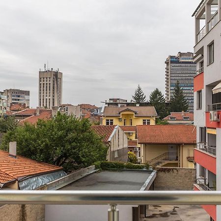 Central Point Premium + Roese Buitenkant foto